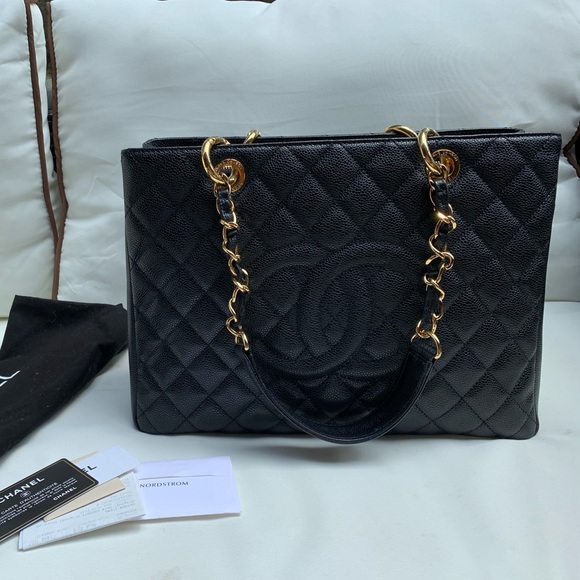 CHANEL Handbags - Chanel Grand Shopping